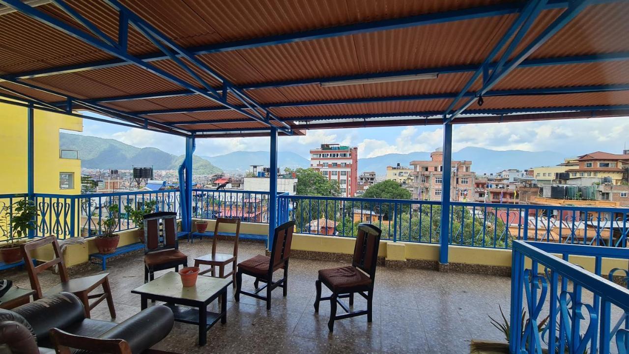 Temple Town Inn Kathmandu Esterno foto